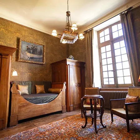 18th Century Chateau With Stunning Pool & Gardens 别墅 *