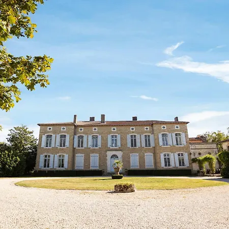 18th Century Chateau With Stunning Pool & Gardens