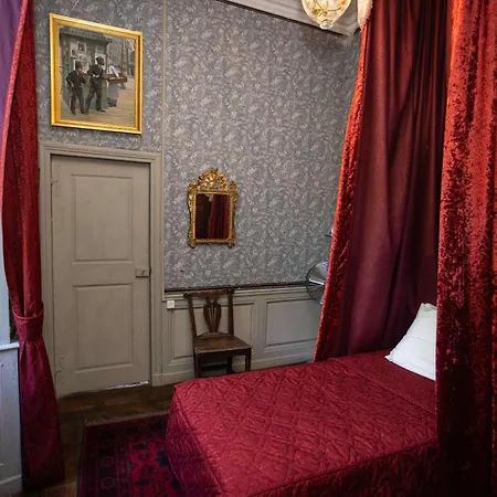 18th Century Chateau With Stunning Pool & Gardens Castelnau-Picampeau