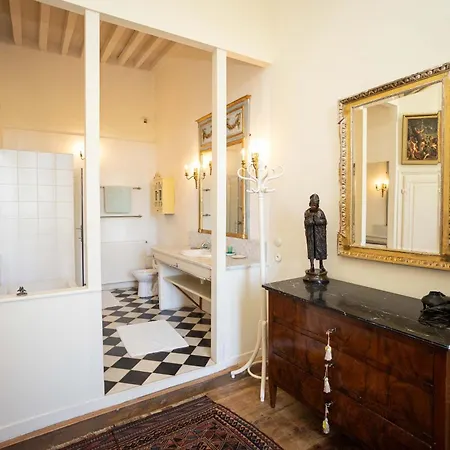 Willa 18th Century Chateau With Stunning Pool & Gardens