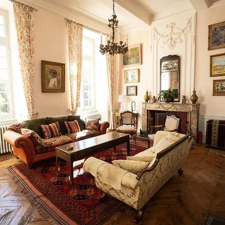 18th Century Chateau With Stunning Pool & Gardens