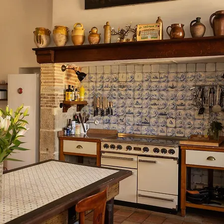 Willa 18th Century Chateau With Stunning Pool & Gardens