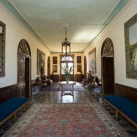 Willa 18th Century Chateau With Stunning Pool & Gardens