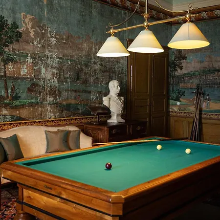 18th Century Chateau With Stunning Pool & Gardens