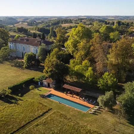 Willa 18th Century Chateau With Stunning Pool & Gardens