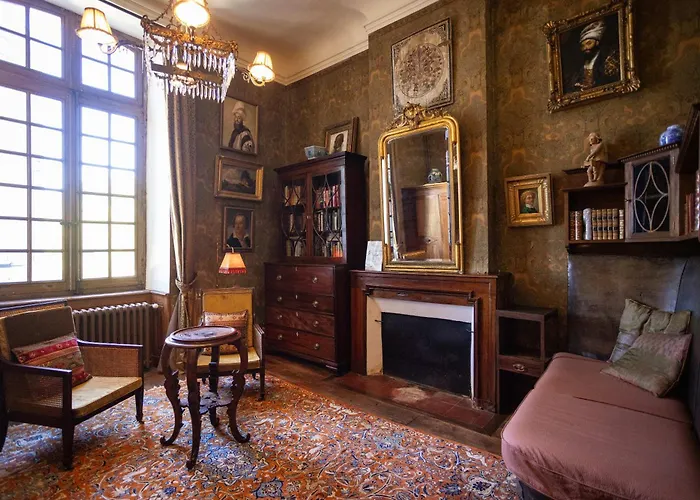 18th Century Chateau With Stunning Pool & Gardens * Castelnau-Picampeau