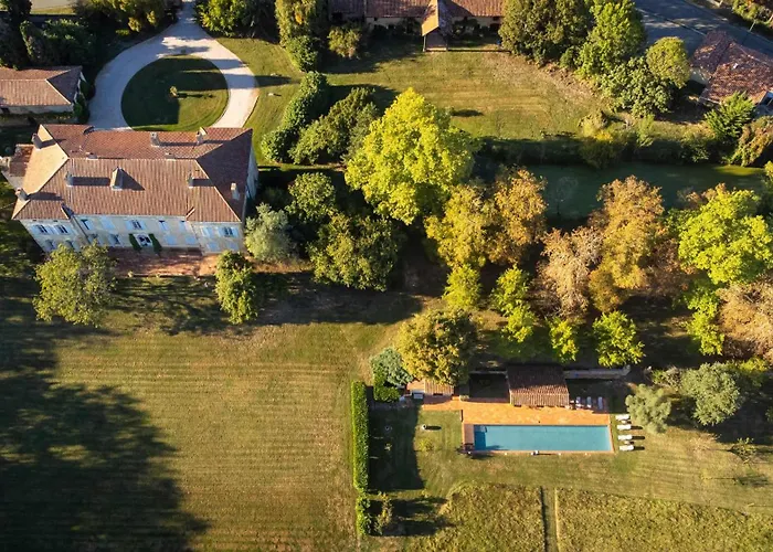 18th Century Chateau With Stunning Pool & Gardens 빌라