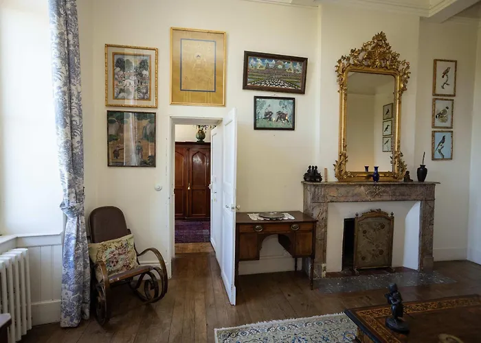 18th Century Chateau With Stunning Pool & Gardens