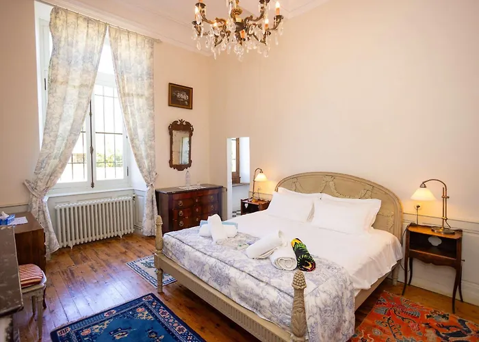 빌라 18th Century Chateau With Stunning Pool & Gardens