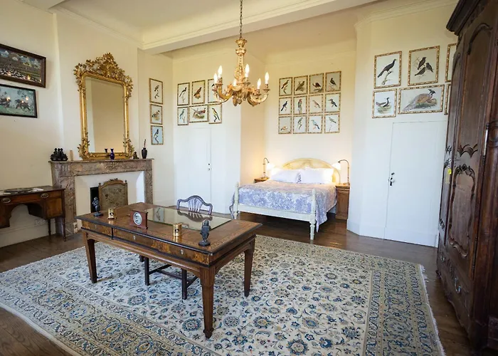 빌라 18th Century Chateau With Stunning Pool & Gardens