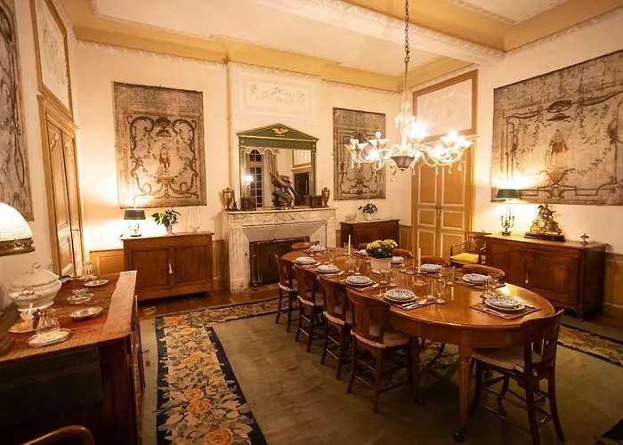 18th Century Chateau With Stunning Pool & Gardens Castelnau-Picampeau