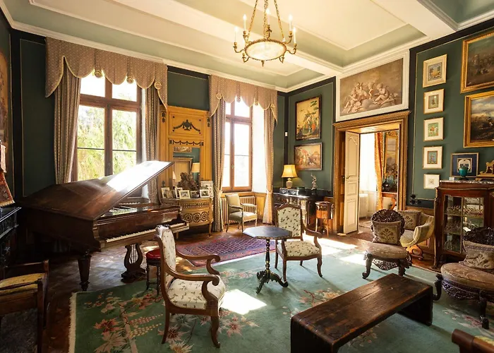 18th Century Chateau With Stunning Pool & Gardens * Castelnau-Picampeau