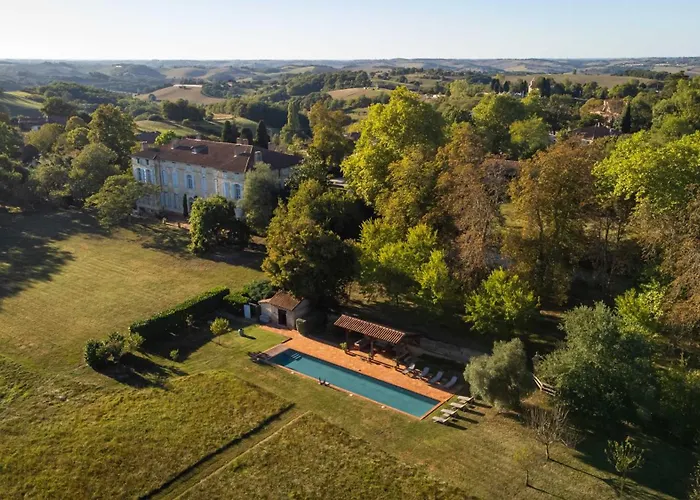 빌라 18th Century Chateau With Stunning Pool & Gardens